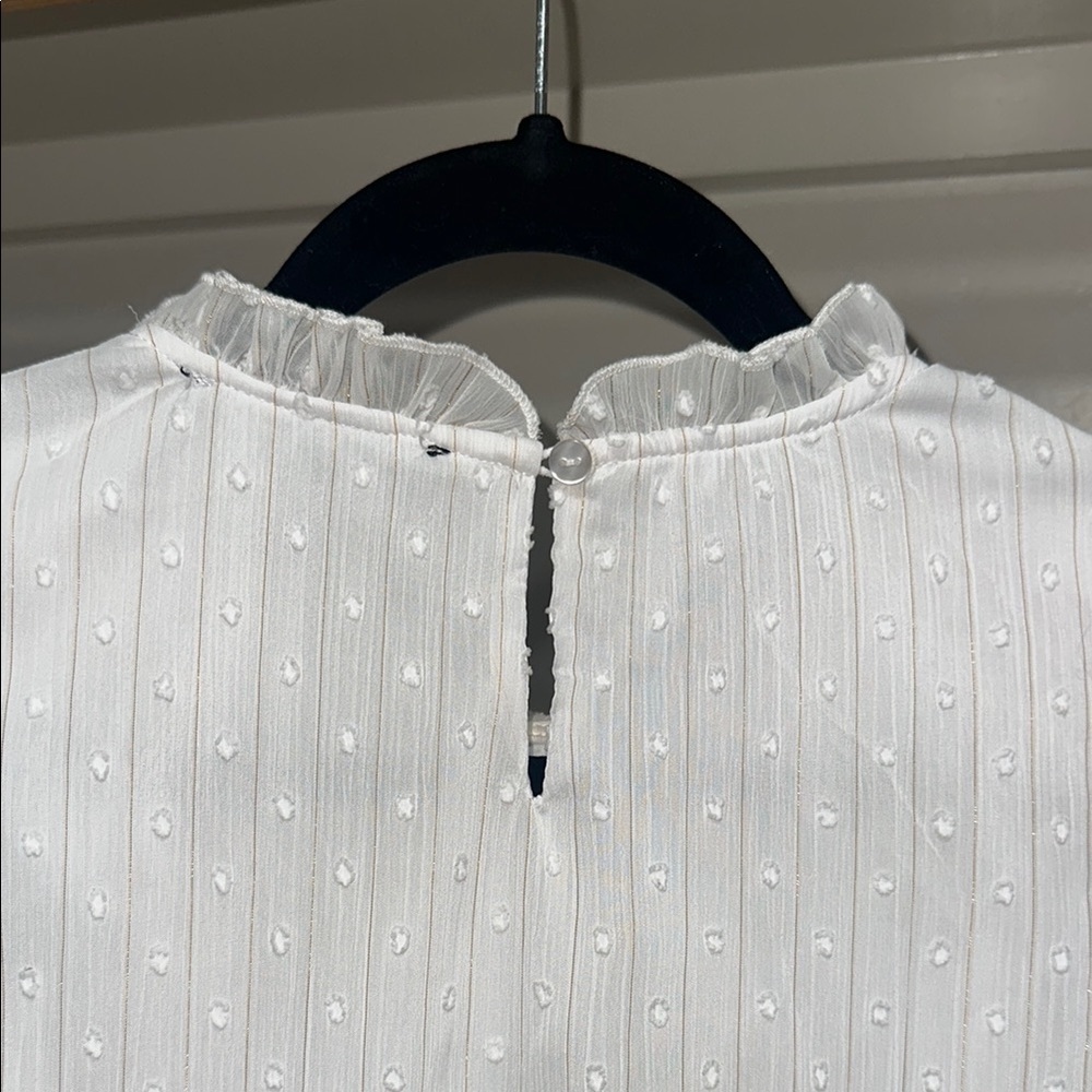 White Ruffled Sleeveless Blouse - Picture 5 of 6